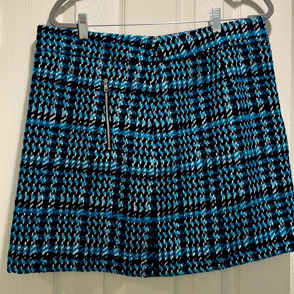 Blue multi tweed polyester and wool skirt. Loft.  Size 14.